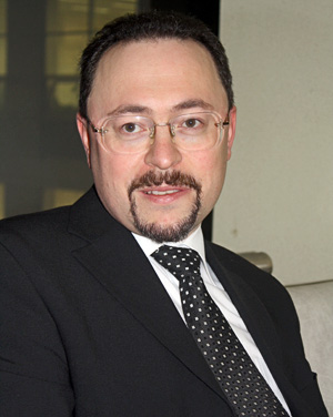 Эксперт: Данилов-Данильян Антон